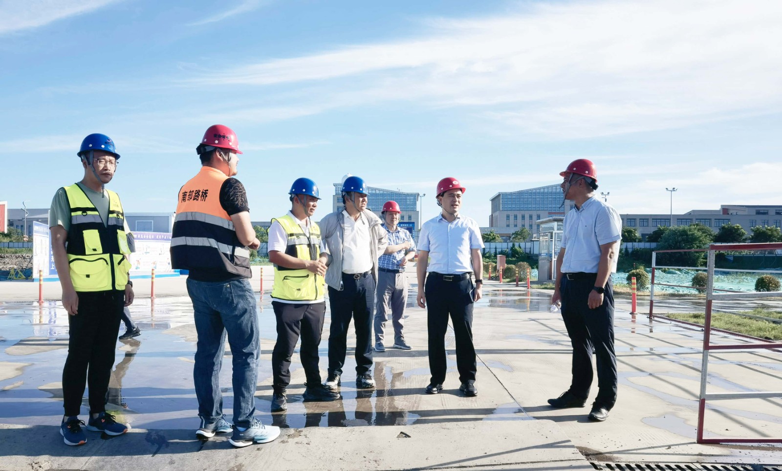 区领导调研视察高职园A2地块项目建设情况