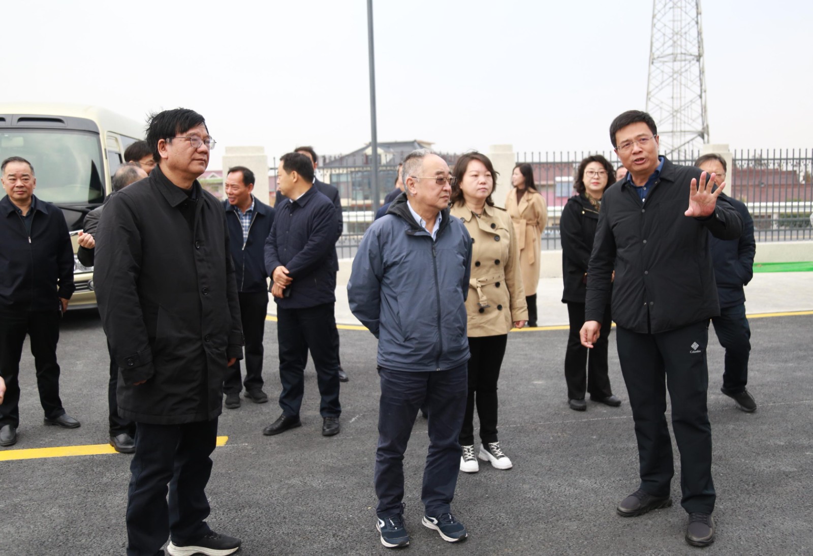 市人大代表调研水碧桥泵站工程