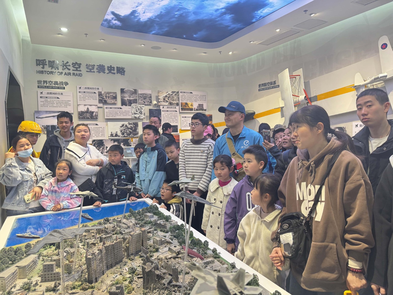 搭建关爱平台 厚植“爱国爱家”情怀