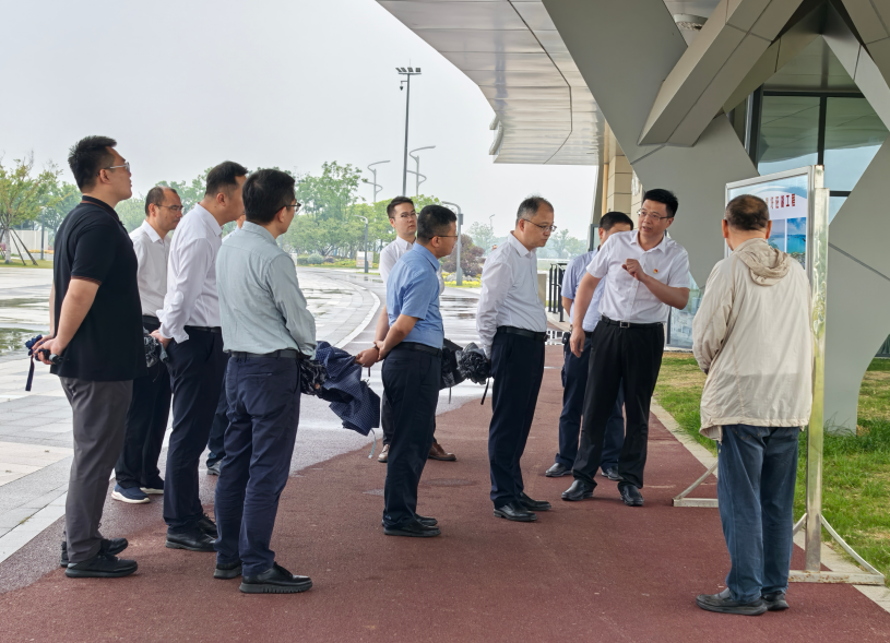 江苏第二师范学院考察固城湖退圩还湖工程