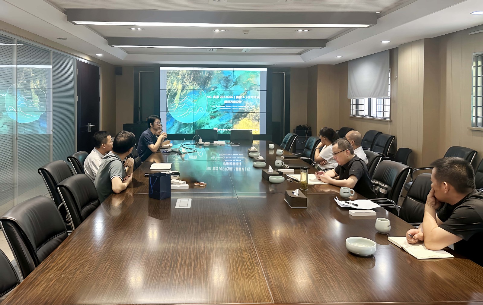 集团领导带队赴市内对标楼盘考察