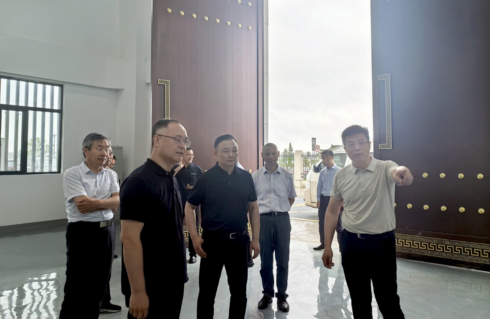 区委书记张政视察水碧桥泵站