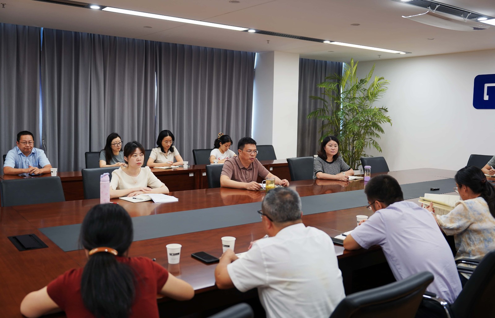 聚焦关键岗位！青年干部谈心谈话会传递“七个懂”“六有六做”发展指引