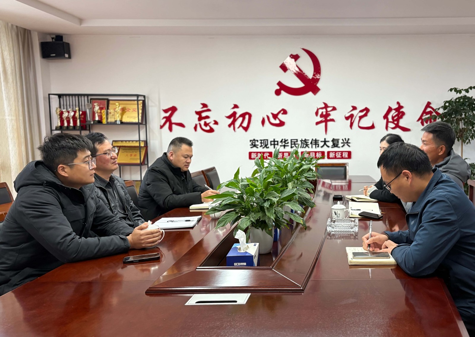 区城建局深入路通公司调研交流  政企联动共促高质量发展