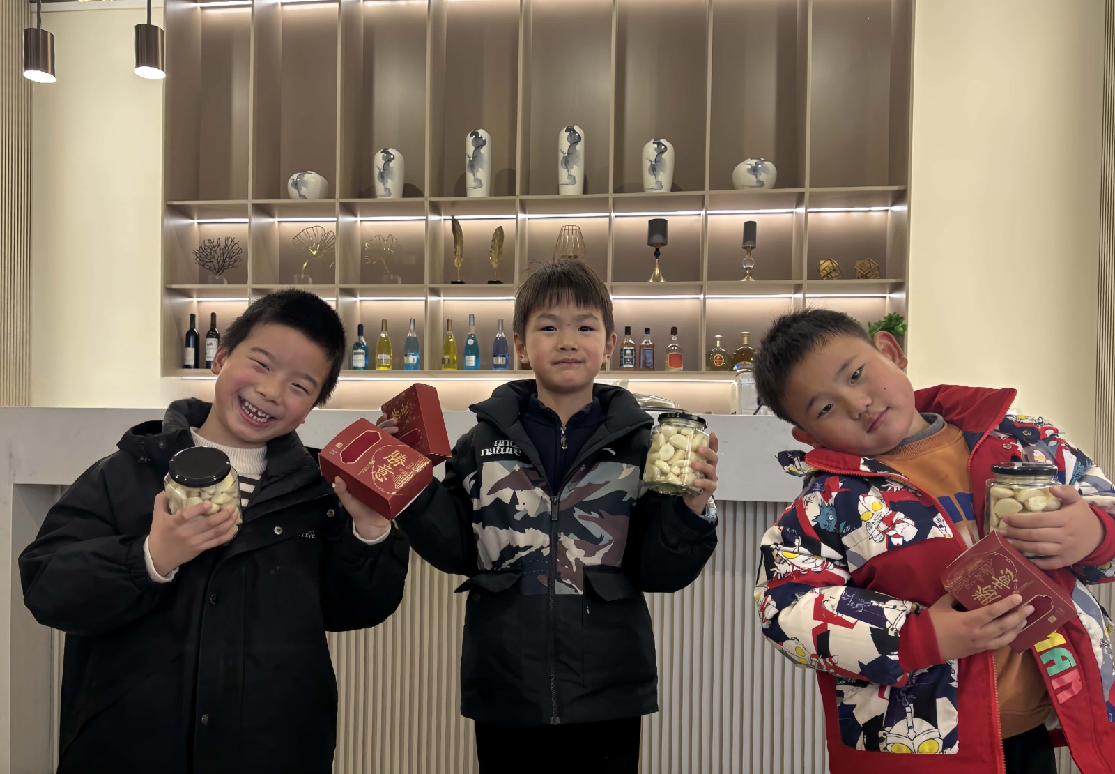 情暖腊八  邻里同心