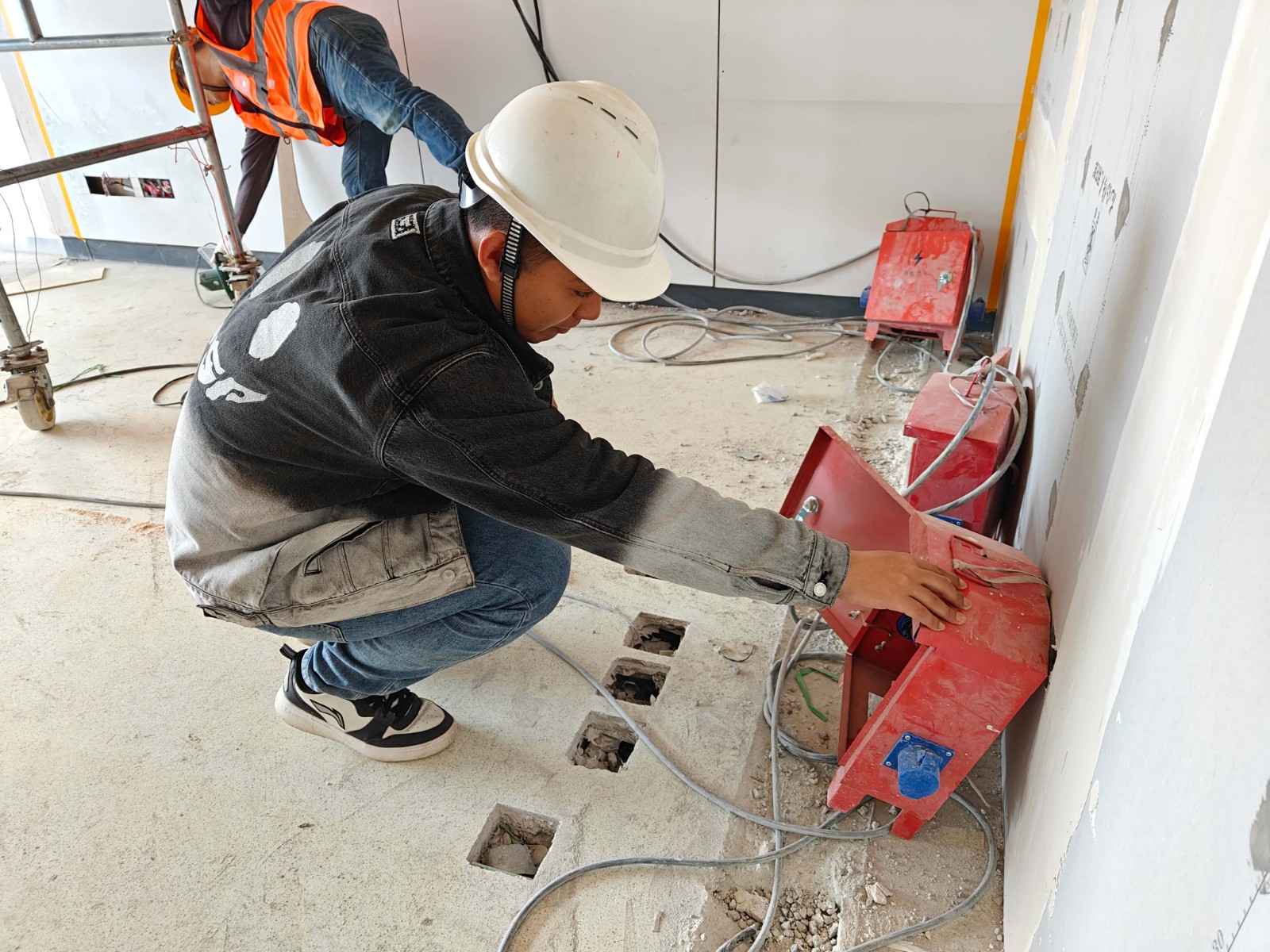 清明节前严排查  安全生产不松懈